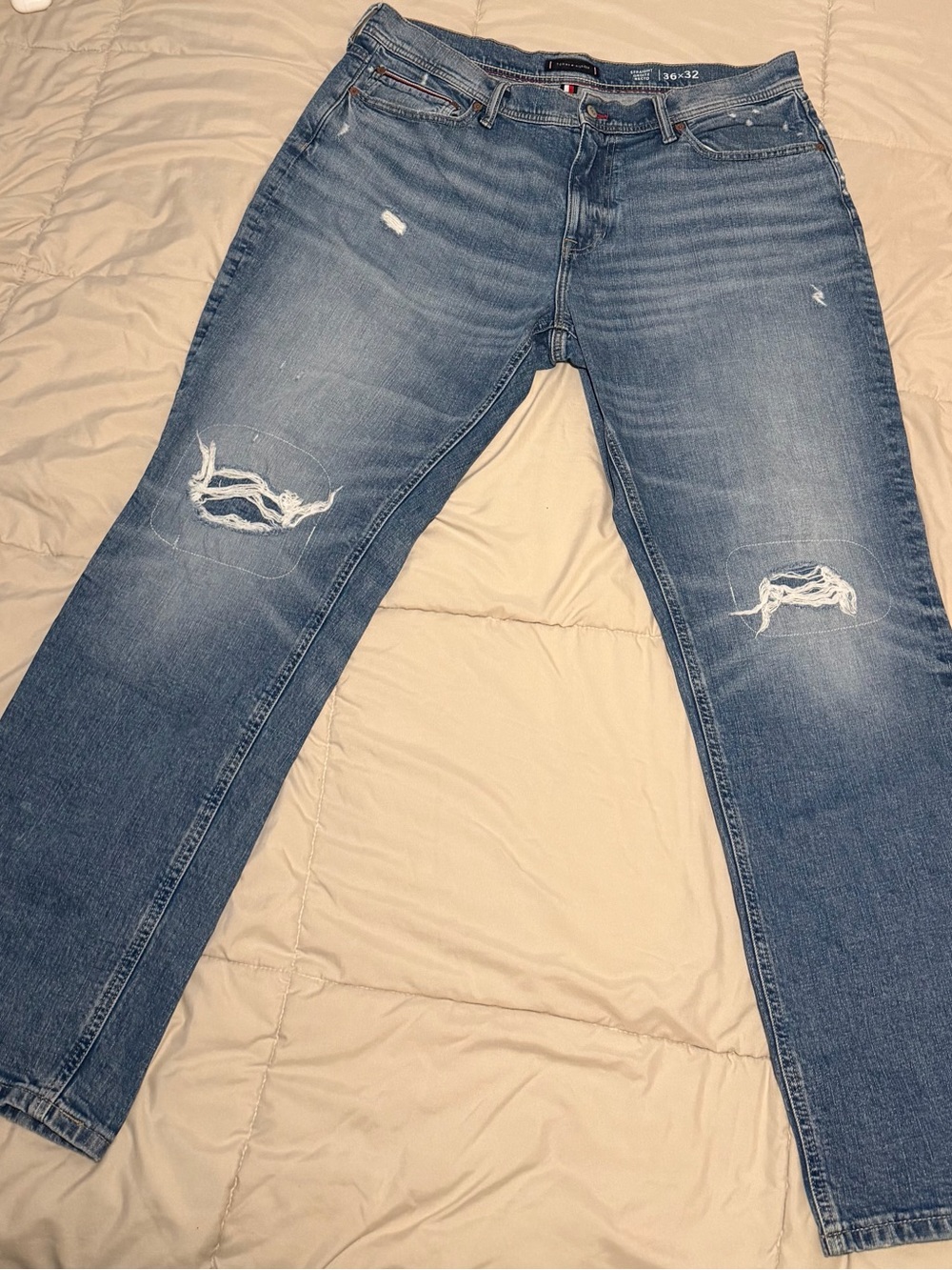 Tommy Hilfiger Men's Distressed Blue Jeans